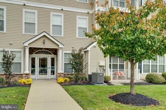 Building Photo - 60 Kyle Way