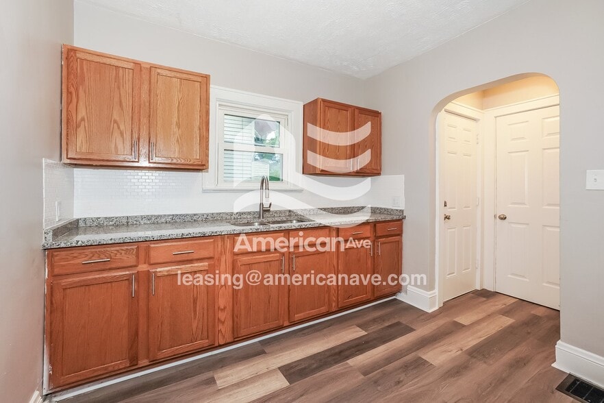 Building Photo - 456 Noah Ave