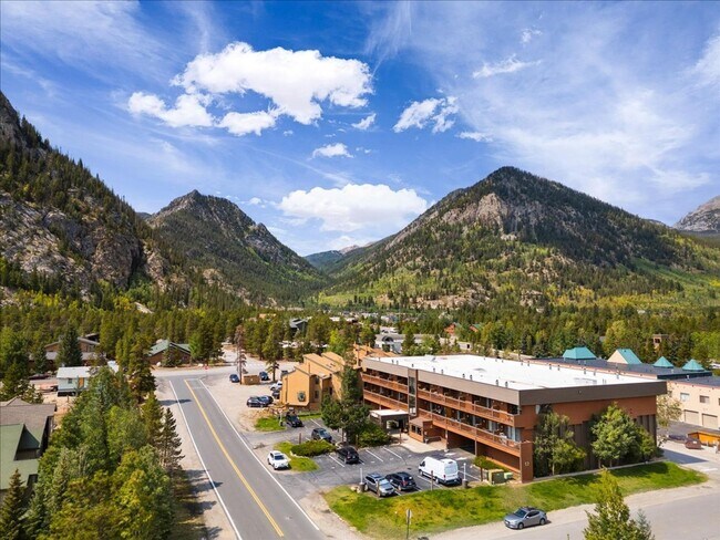 Building Photo - Cedar Lodge 218