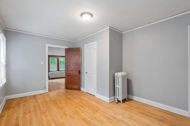 Building Photo - Downer upper across from UWM