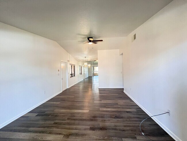 Building Photo - Great Apartment for rent!