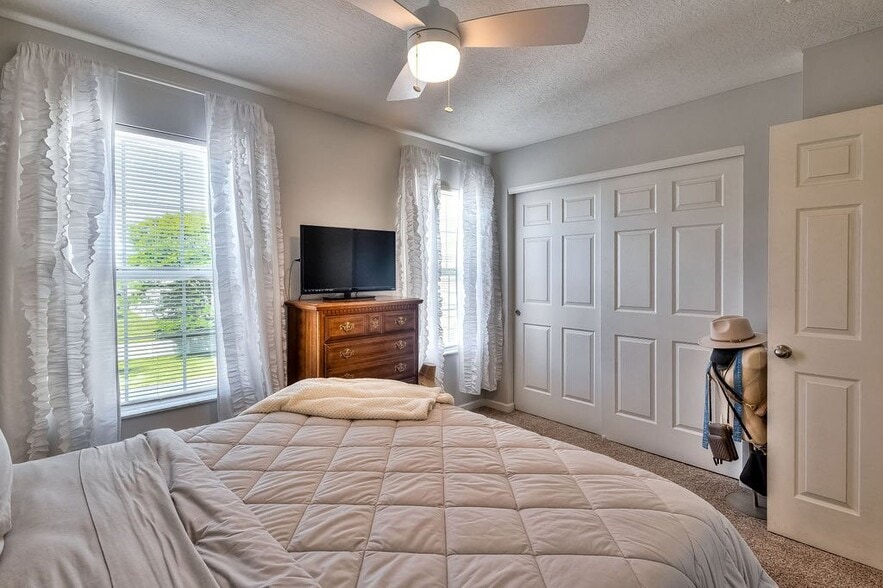 Building Photo - 7236 Colonial Affair Dr