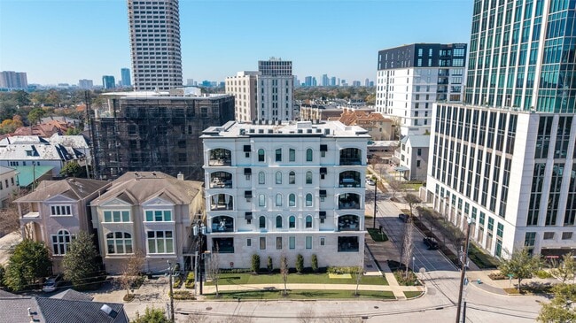 Building Photo - 2221 Welch St