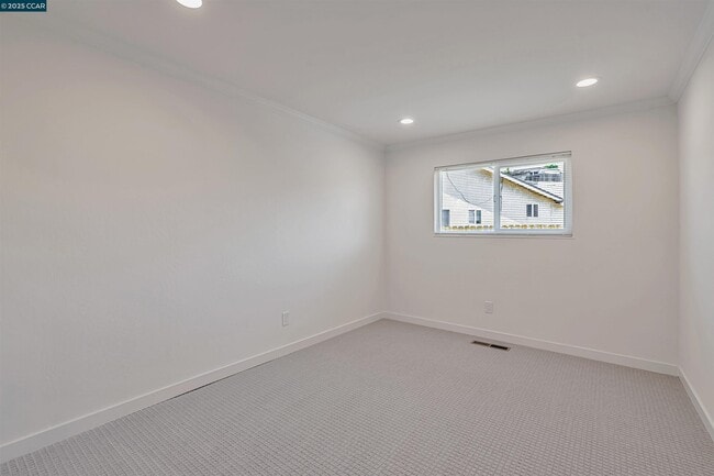 Building Photo - 2242 Westwood Ct