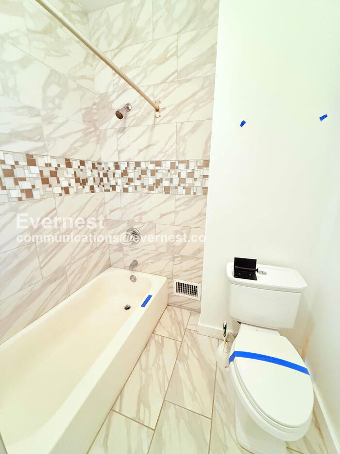 Building Photo - 506 Westminster St