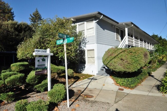 Building Photo - 106 Redwood Ave