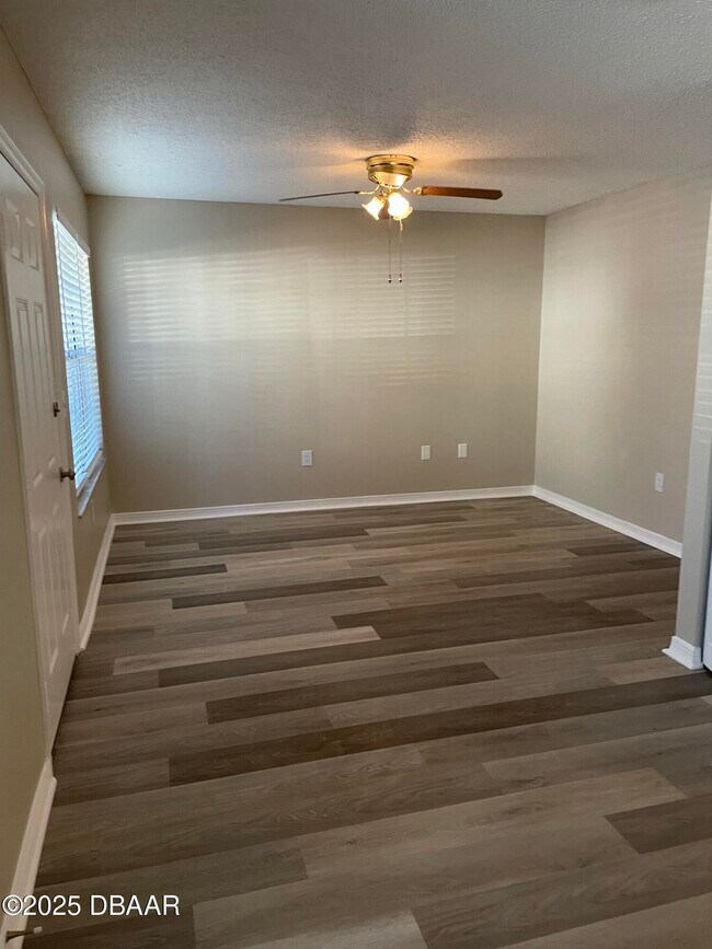 Building Photo - 840 Center Ave