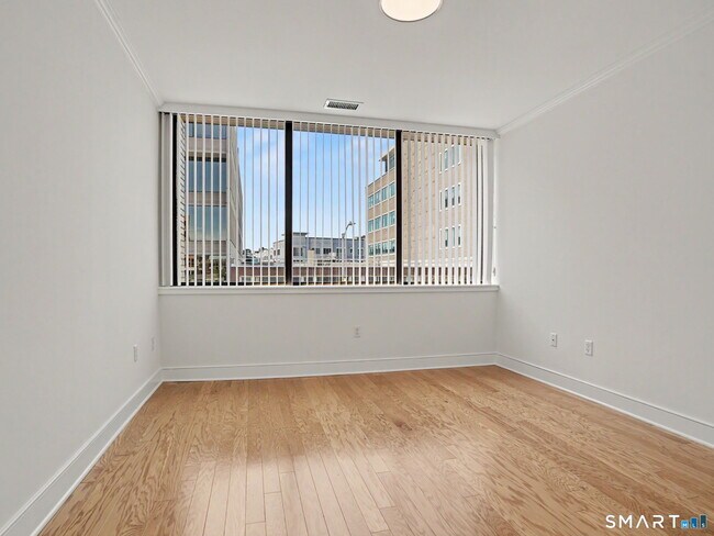 Building Photo - 485 Summer St