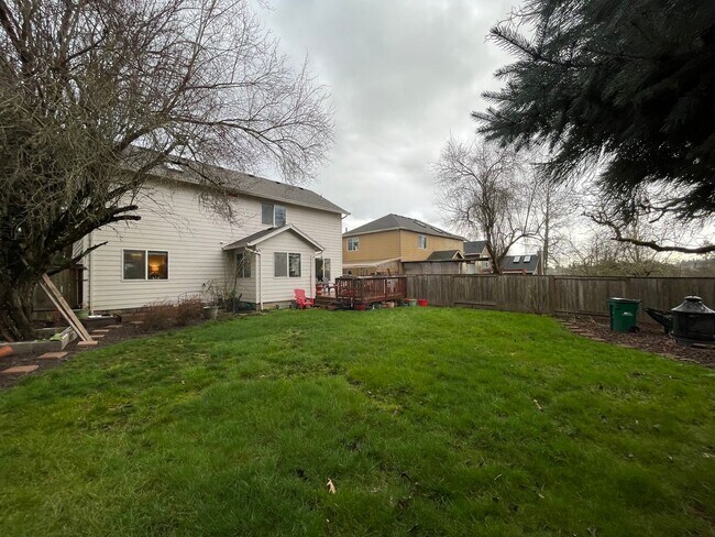 Building Photo - Beautiful 3 Bed, 2.5 Bath House in Central...