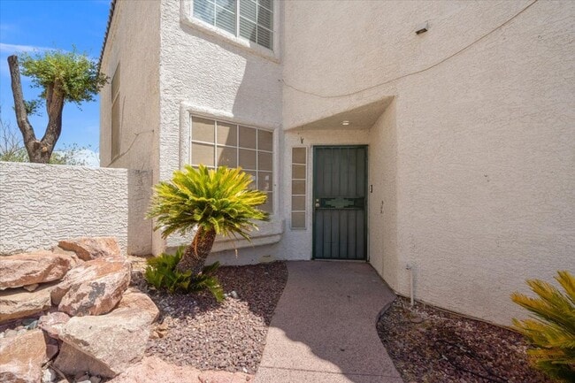 Building Photo - 2576 Silver Shadow Dr