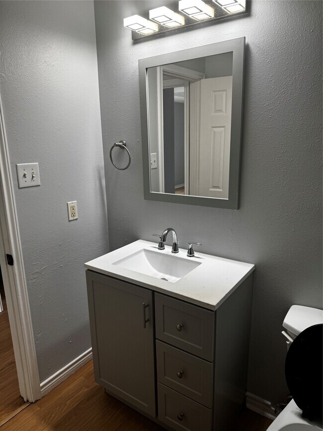 Building Photo - 4640 Knoxville St