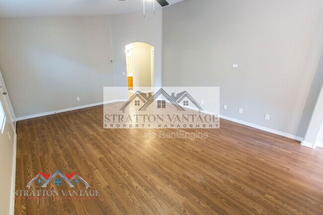 Building Photo - 6714 E Flynn Ave