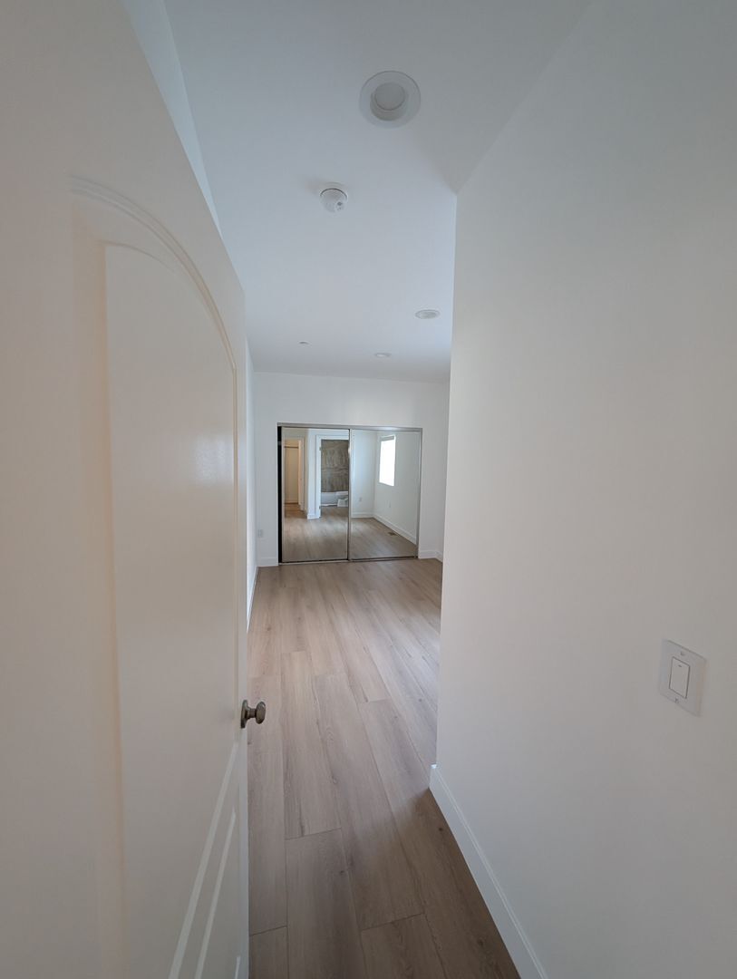 Building Photo - 1109 La Peer Dr