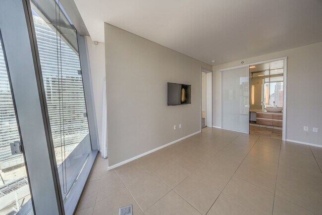 Building Photo - 3726 S Las Vegas Blvd