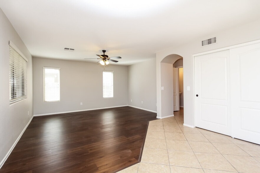 Building Photo - 2501 W Oberlin Way