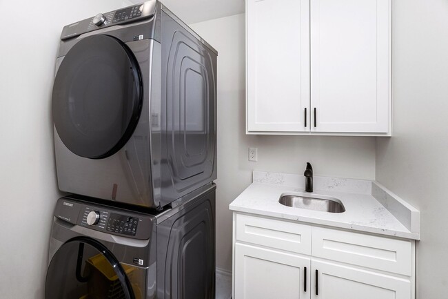 Building Photo - AVAILABLE December 1st! -  3 Bed 3 Bath brand new construction home!