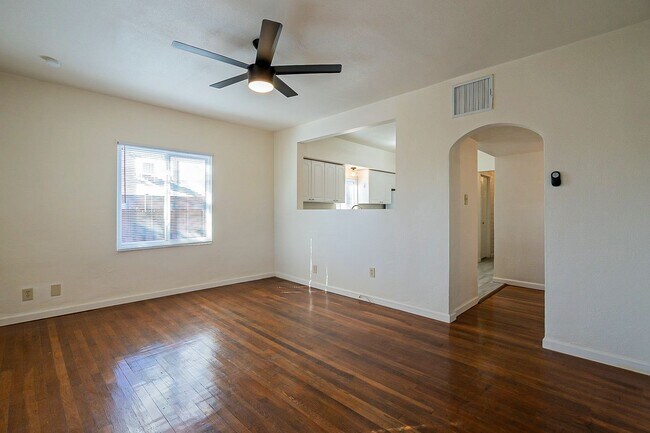 Building Photo - 49 E Adams St