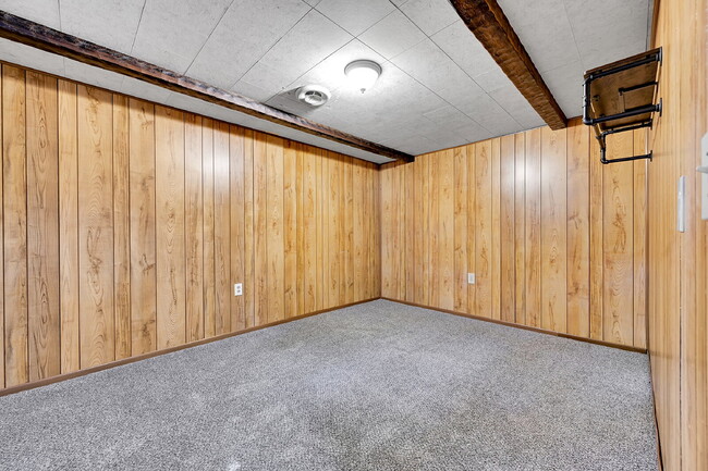 Building Photo - $2,895 - 3 Bed, 2.5 Bath Home with Central...