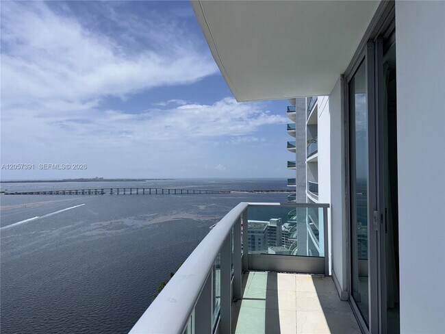 Building Photo - 1331 Brickell Bay Dr