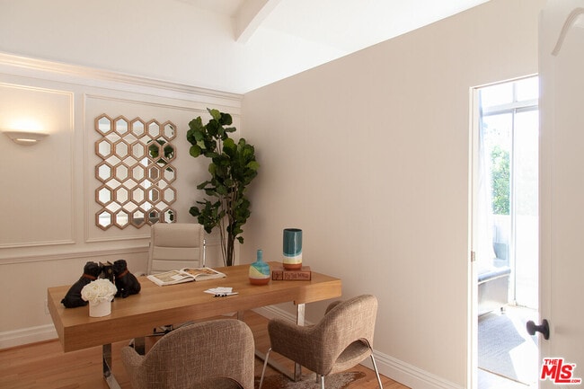 Building Photo - 4804 La Villa Marina