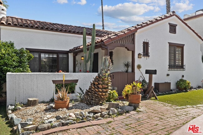 Building Photo - 11146 Huston St