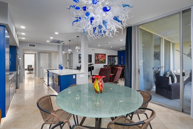 Building Photo - 449 Desert Lakes Dr