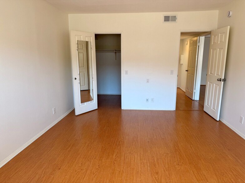 Building Photo - 4700 Natick Ave