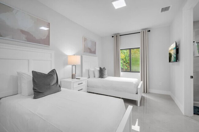 Building Photo - 2951 NW 13th St