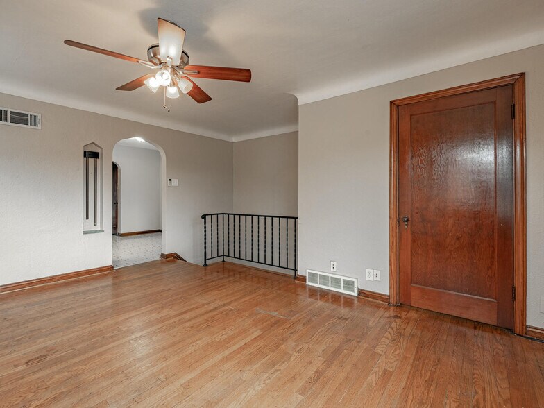 Building Photo - 4953 Potomac St