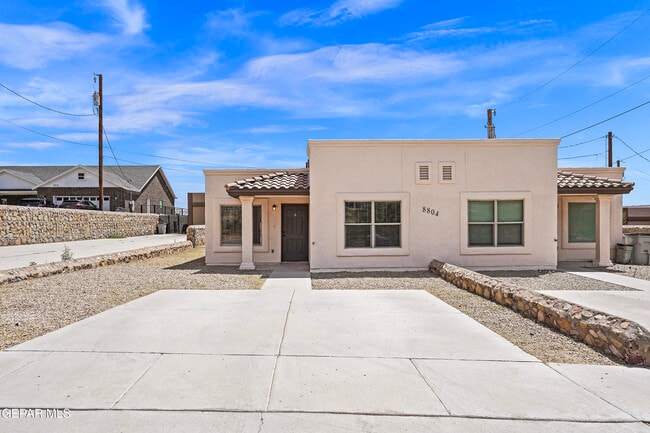 Primary Photo - 8804 Eclipse St