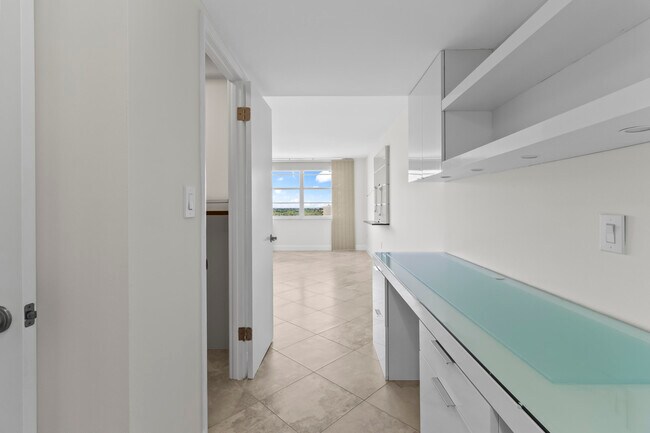 Building Photo - 2801 NE 183rd St