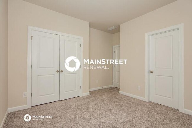 Building Photo - 3 Bedroom Pet-Friendly Home in Belmont, NC with Main Street Renewal