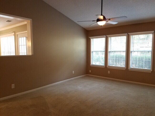 Building Photo - Great One Story With Bonus Room Over Garage