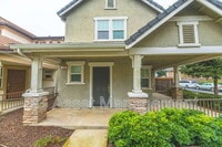 Building Photo - 128 Kingfisher St