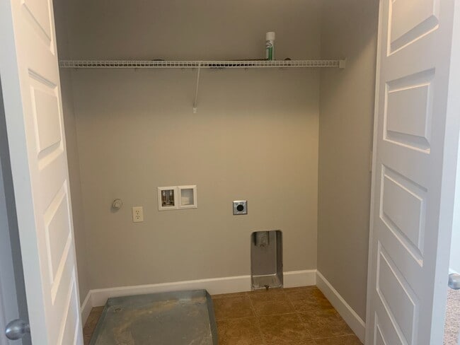 Building Photo - Townhome in Highly desired  Camas -Lacamas...