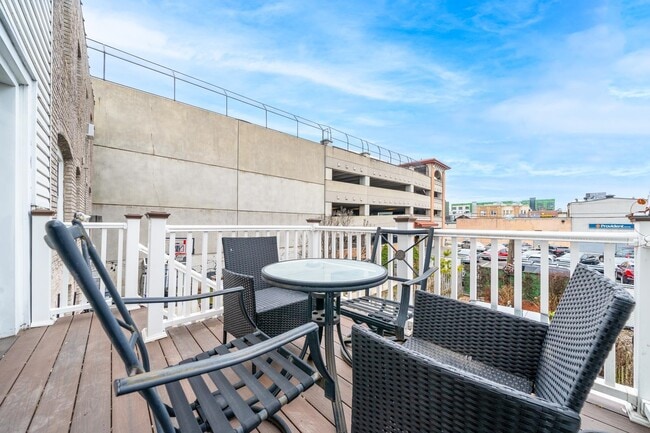 Building Photo - 6128 Madison St