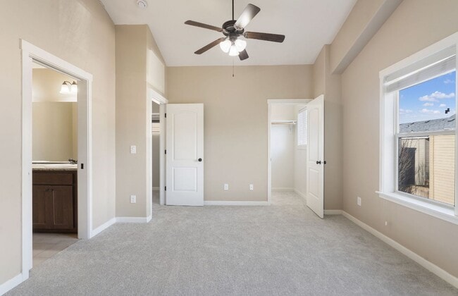 Building Photo - Woodridge - 2617A &amp; B