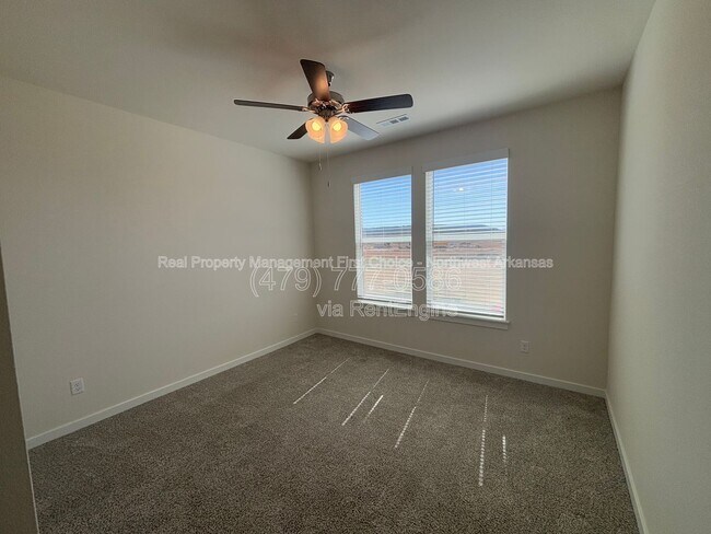 Building Photo - 4802 W Planetree St