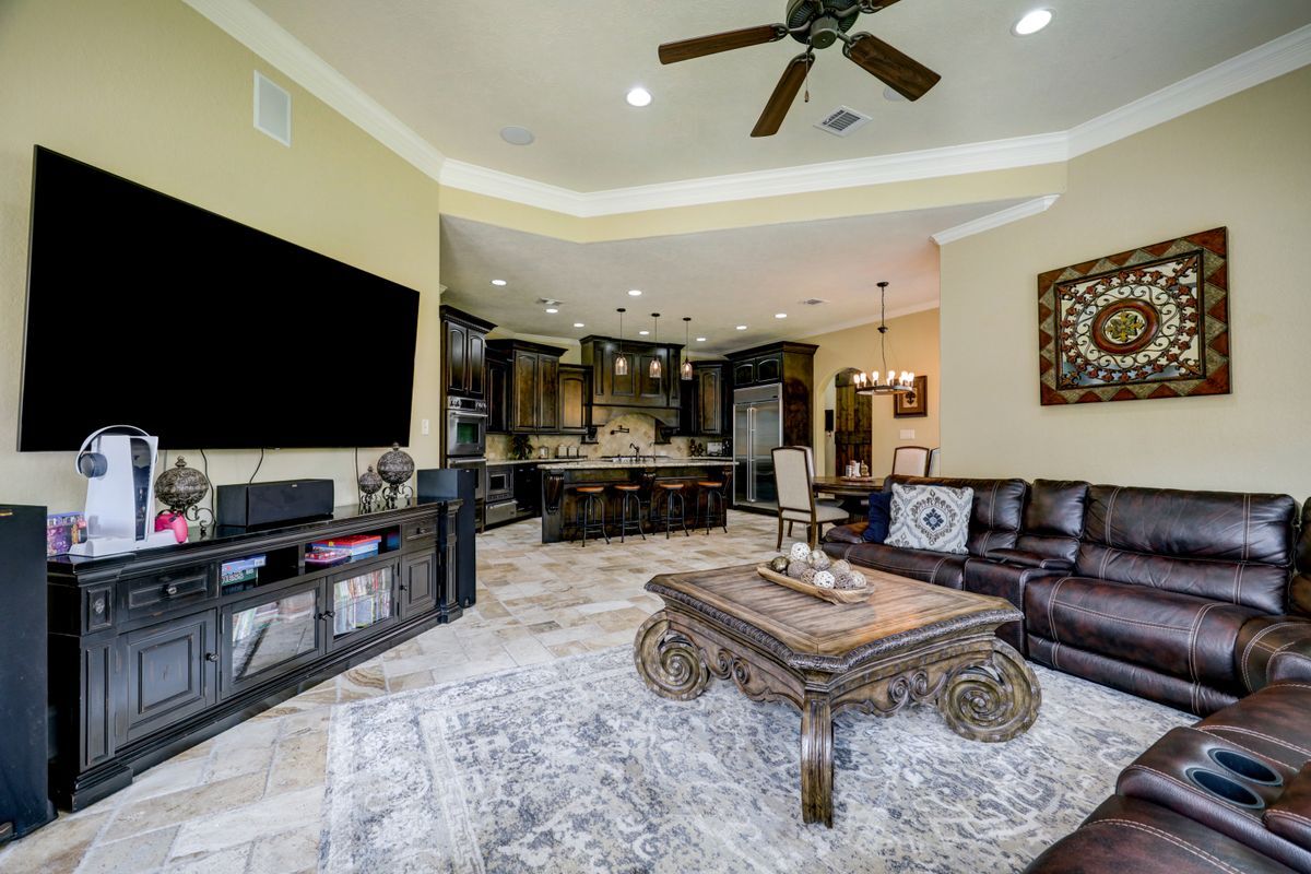 Building Photo - 4434 Chateau Creek Way