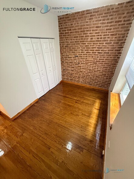 Building Photo - 6355 N Lakewood Ave
