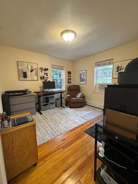 Building Photo - 33 Hammond Pond Pky