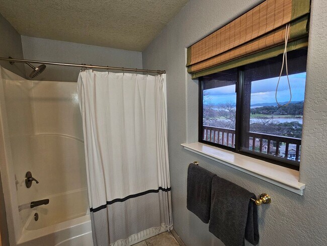 Building Photo - Beautiful retreat - Garbage and Internet included