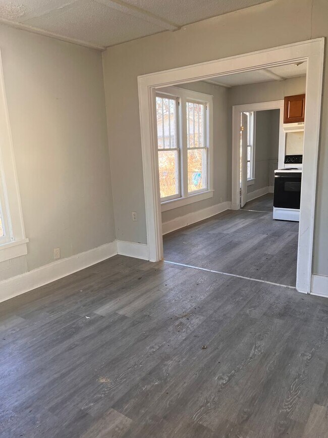 Building Photo - Home for Rent in Rossville