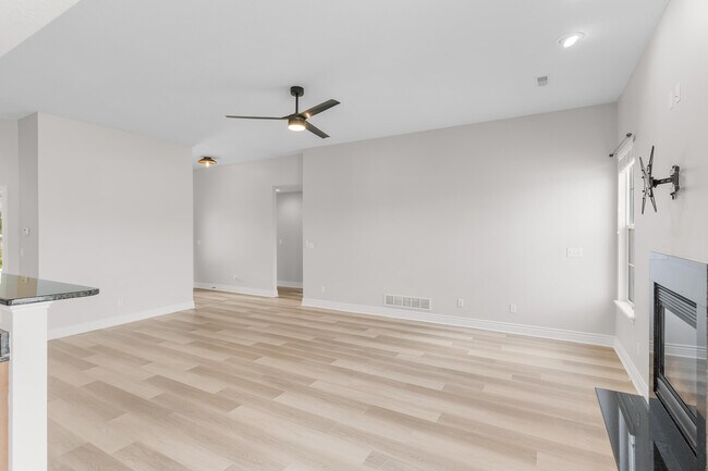 Building Photo - 1704 Ballentine Ln