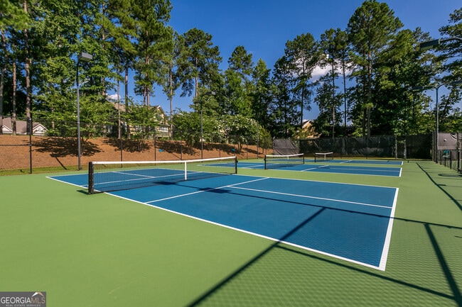 Building Photo - 1111 Surrey Ln