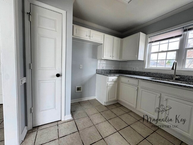 Building Photo - 4850 Southgate Pkwy