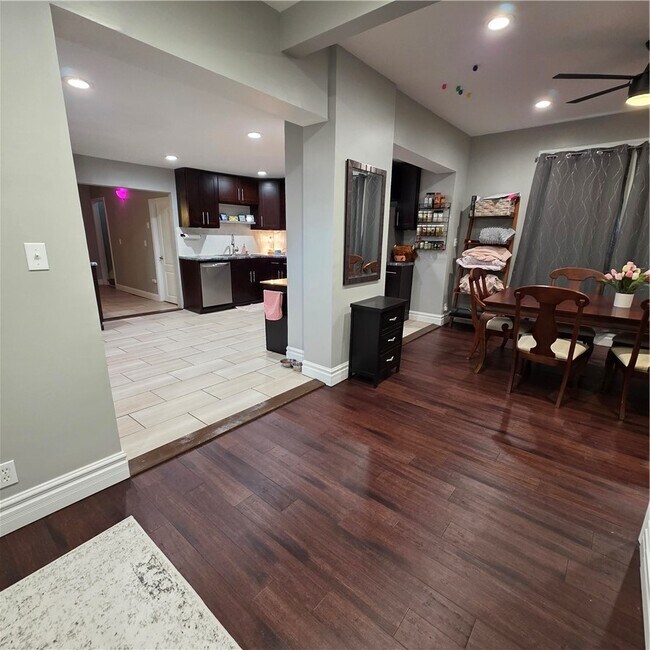 Building Photo - 149 Adam St