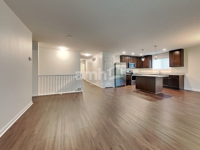 Building Photo - 724 Mary Ln Ext