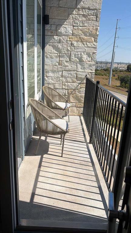 Building Photo - 680 Naumann Dr