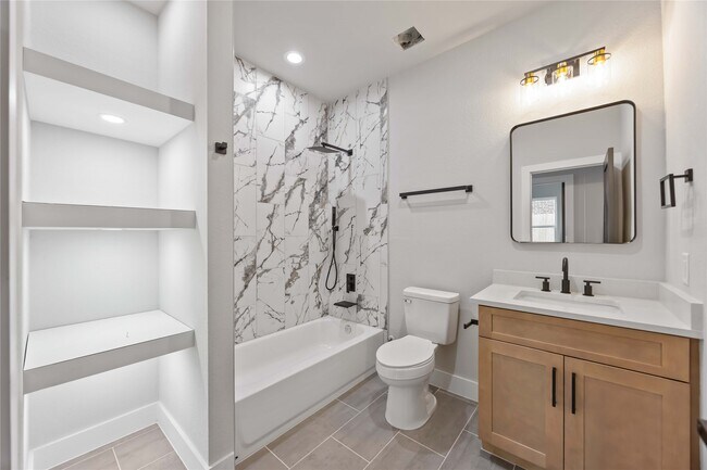 Building Photo - 8310 Mariah St